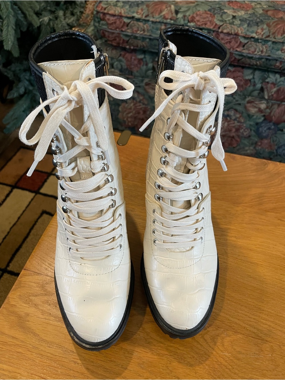 VINCE CAMUTO White Lace-Up Women's Combat Boots